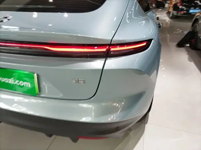 Nio ET5 — Фото автомобиля 7