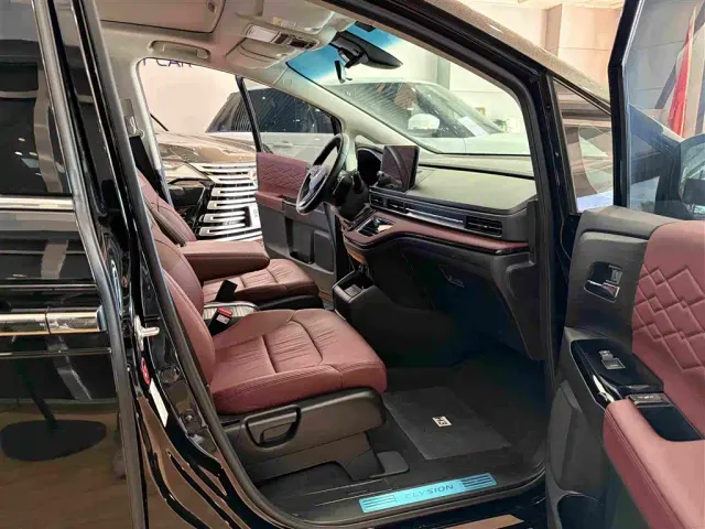 Honda Elysion — Фото автомобиля 6