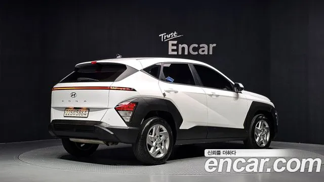 Hyundai Kona — Фото автомобиля 2