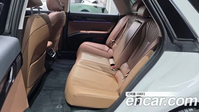 Hyundai Grandeur Grandeur (GN7) 2.5 Бензин 2WD — Фото автомобиля 11