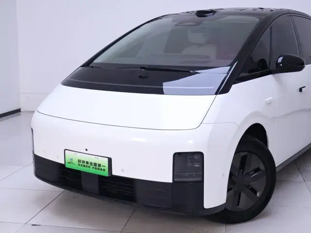 Li Auto MEGA — Фото автомобиля 3
