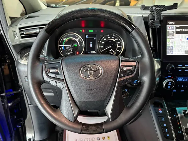Toyota Vellfire — Фото автомобиля 5