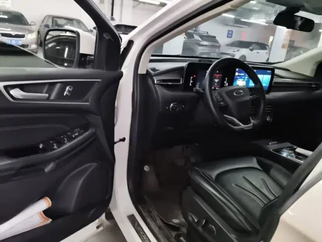 Ford Edge — Фото автомобиля 15