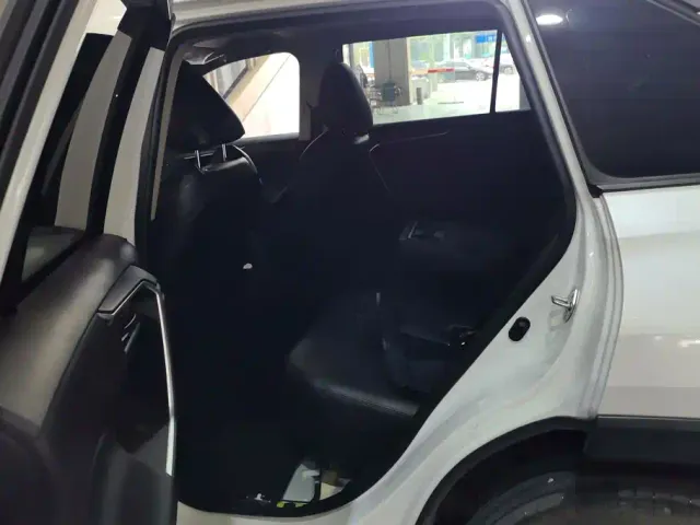 Toyota Wildlander — Фото автомобиля 11