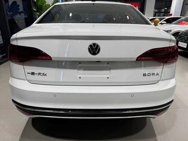 Volkswagen Bora — Фото автомобиля 4