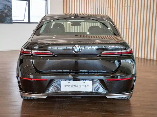 BMW 7 Series — Фото автомобиля 7