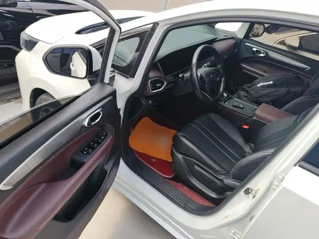 GAC Trumpchi M6 — Фото автомобиля 15
