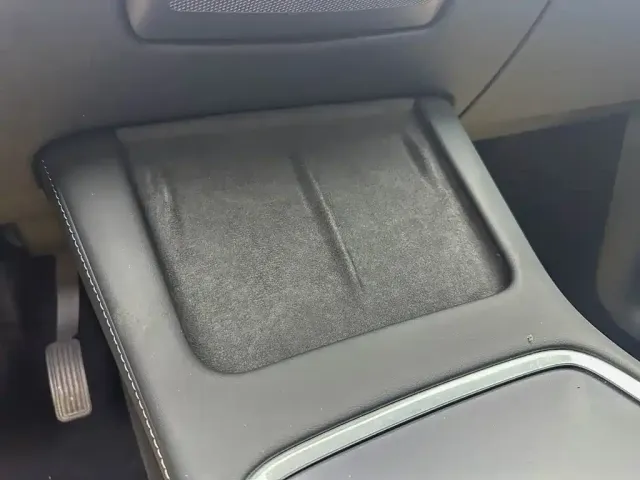 Tesla Model Y — Фото автомобиля 11