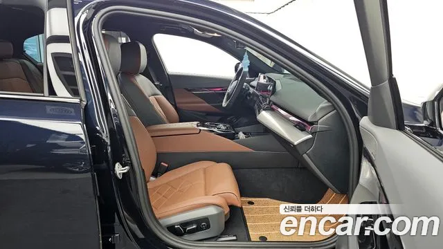 BMW 5-Series 5 серия (G60) 530i xDrive M Sport — Фото автомобиля 10