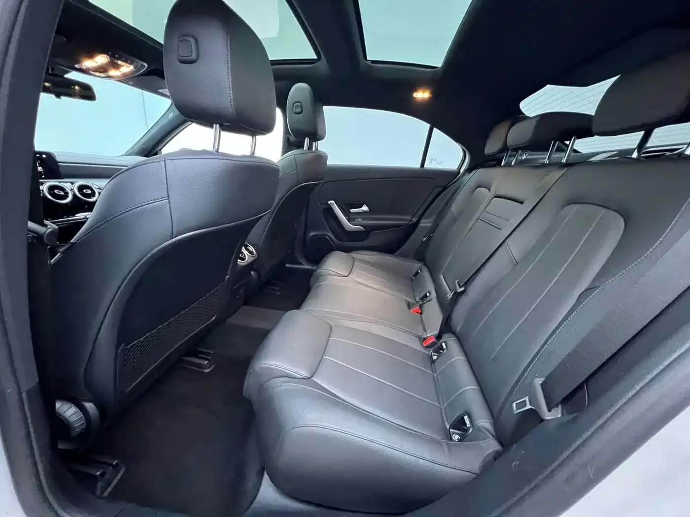 Mercedes-Benz Mercedes-Benz A-Class 2022 Facelift A 180 L Sport Sedan — Фото автомобиля 14