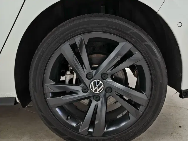 Volkswagen Golf — Фото автомобиля 16