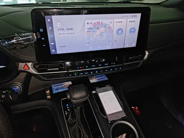Toyota Sienna — Фото автомобиля 12