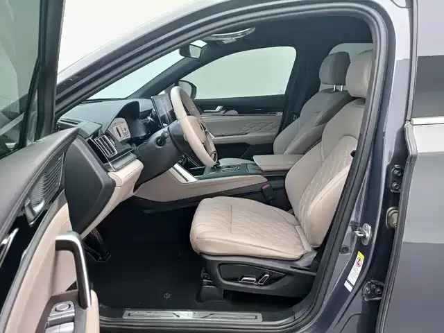 BYD Tang — Фото автомобиля 8
