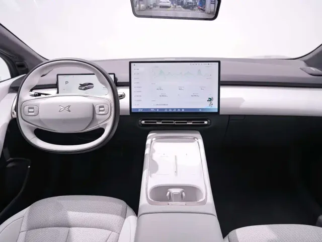 Xpeng P7+ — Фото автомобиля 12