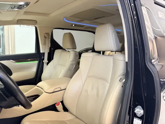 Toyota Alphard — Фото автомобиля 6
