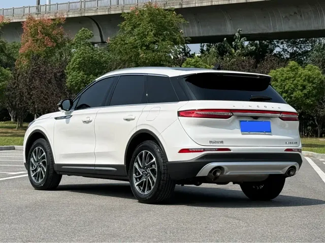 Lincoln Corsair — Фото автомобиля 4