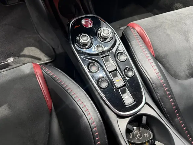 McLaren GT — Фото автомобиля 6