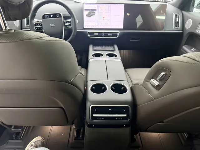 Li Auto L9 — Фото автомобиля 14