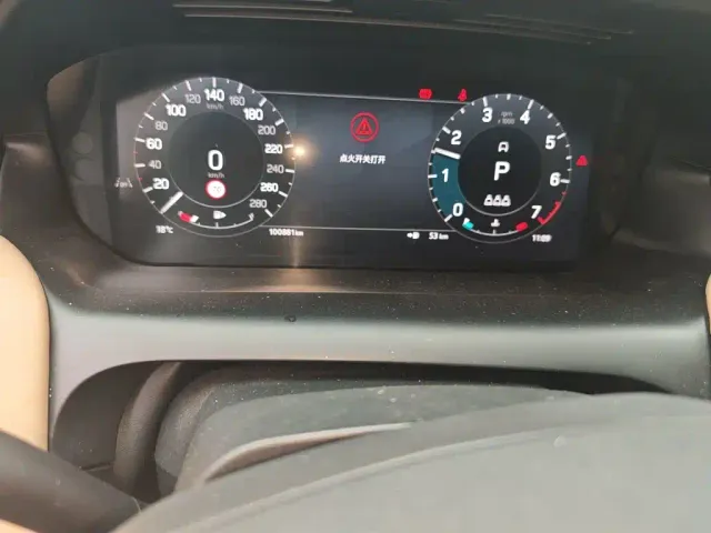 Land Rover Discovery Sport — Фото автомобиля 8