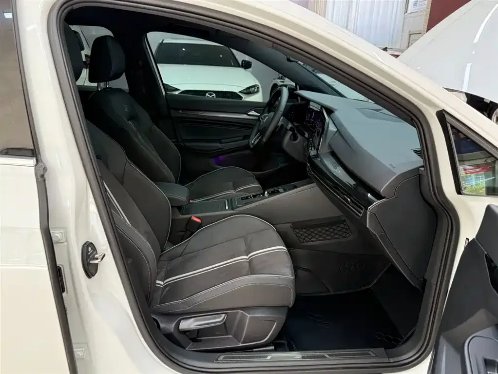Volkswagen Golf 2023 Facelift 280TSI DSG R-Line Lite — Фото автомобиля 21