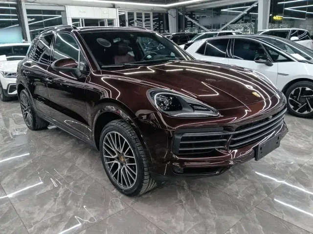 Porsche Cayenne — Фото автомобиля 3