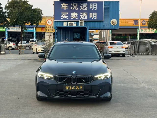 BMW 3 Series — Фото автомобиля 2