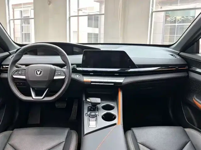 Changan UNI-V — Фото автомобиля 4