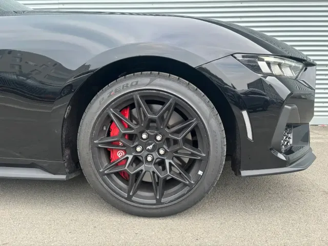 Ford Mustang 2024 2.3T EcoBoost Coupe Performance Edition — Фото автомобиля 3