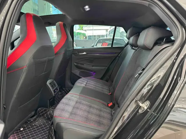 Volkswagen Golf GTI — Фото автомобиля 9