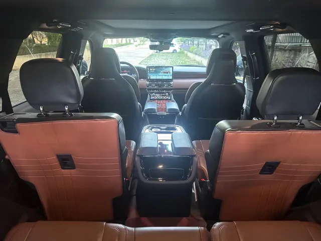 Lincoln Navigator — Фото автомобиля 19