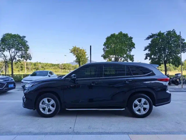 Toyota Highlander — Фото автомобиля 3