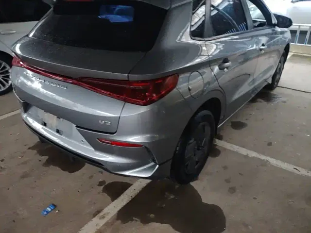BYD e2 — Фото автомобиля 7