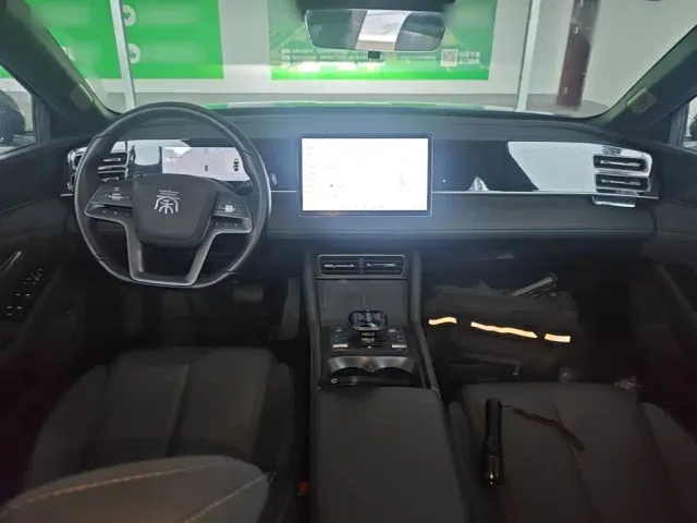 BYD Qin L — Фото автомобиля 9