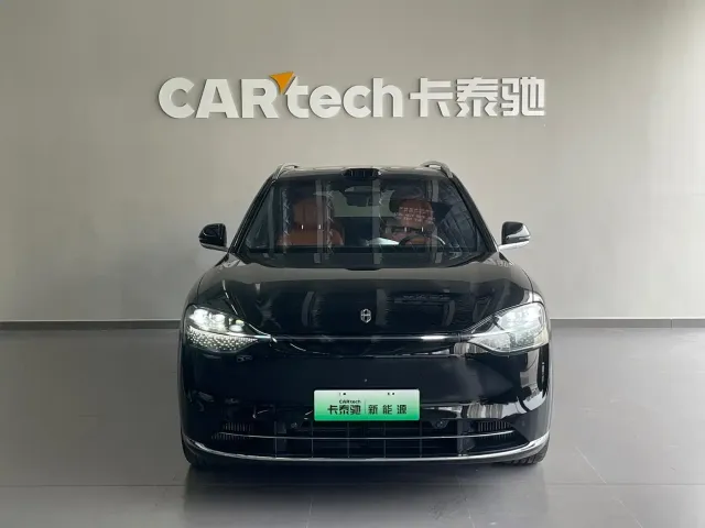 AITO Wenjie AITO M9 2024 Extended Range Ultra 42kWh 6-Seater — Фото автомобиля 2