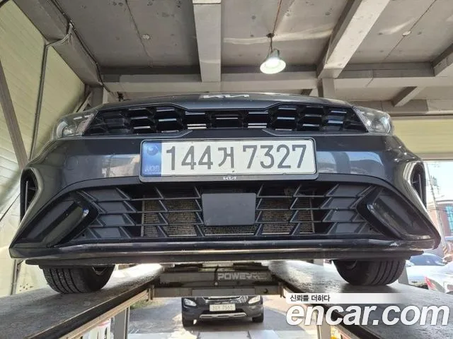Фотография автомобиля — Kia K3 Generation 2