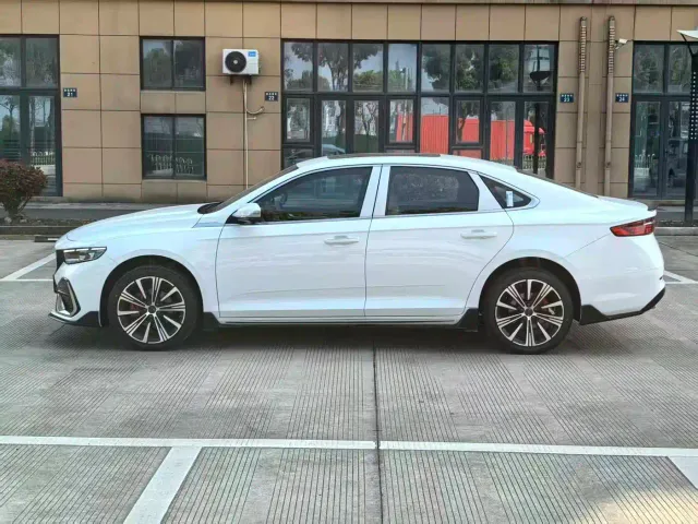 Geely Xingrui — Фото автомобиля 4