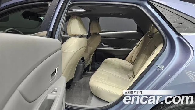 Hyundai AVANTE Новый Avante (CN7) — Фото автомобиля 12
