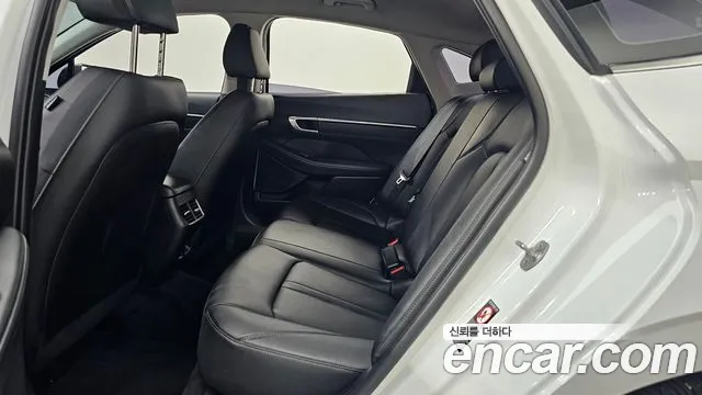 Hyundai Sonata Sonata (DN8) 2.0 LPG(Для проката) — Фото автомобиля 24