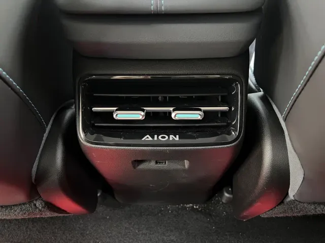 GAC Aion Y — Фото автомобиля 18