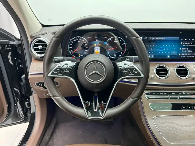 Mercedes-Benz E-Class — Фото автомобиля 15