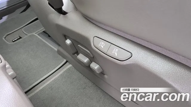 Kia Carnival Generation 4 — Фото автомобиля 18
