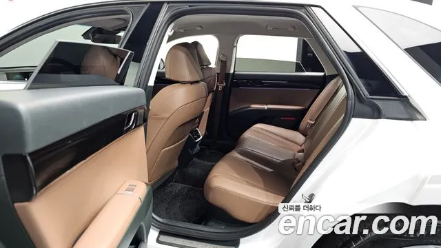 Hyundai Grandeur GN7 — Фото автомобиля 10