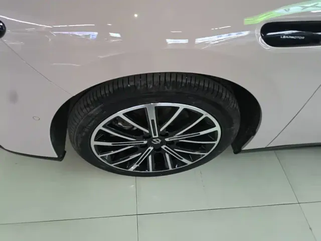 Leapmotor B01 — Фото автомобиля 22