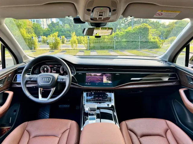 Audi Q7 — Фото автомобиля 9