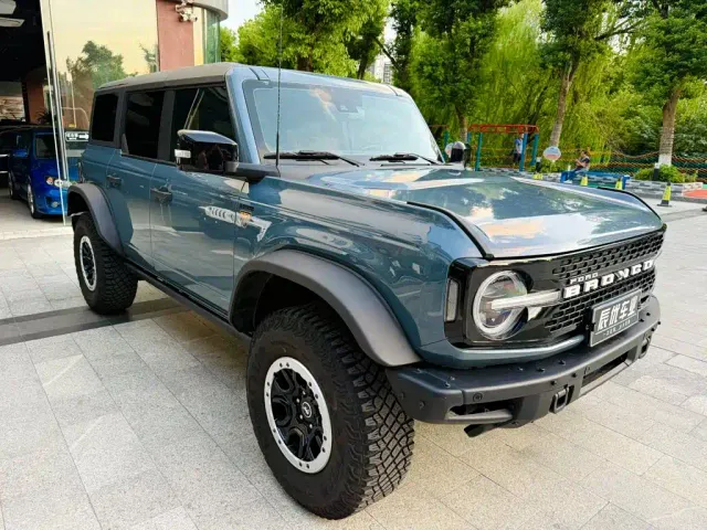 Ford Bronco — Фото автомобиля 4