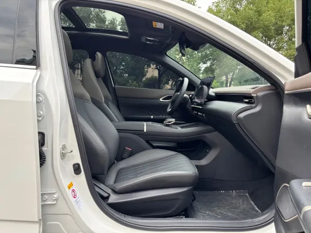Changan Eado — Фото автомобиля 14