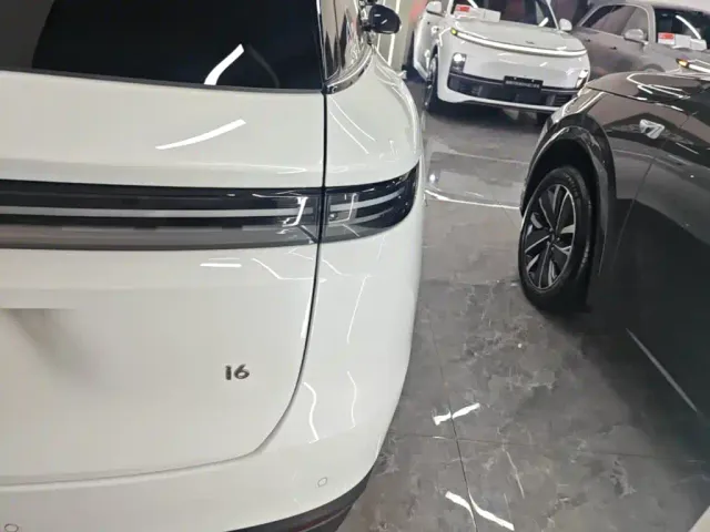 Li Auto i6 — Фото автомобиля 7