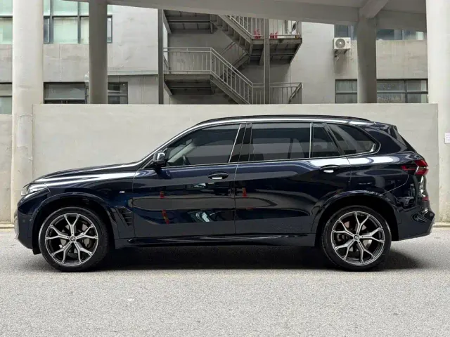 BMW X5 — Фото автомобиля 3