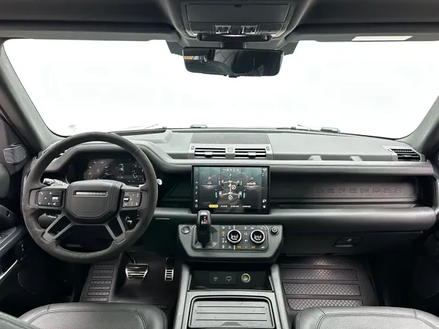 Land Rover Defender — Фото автомобиля 19