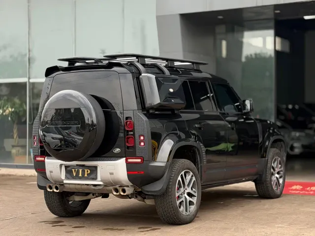 Land Rover Defender — Фото автомобиля 6
